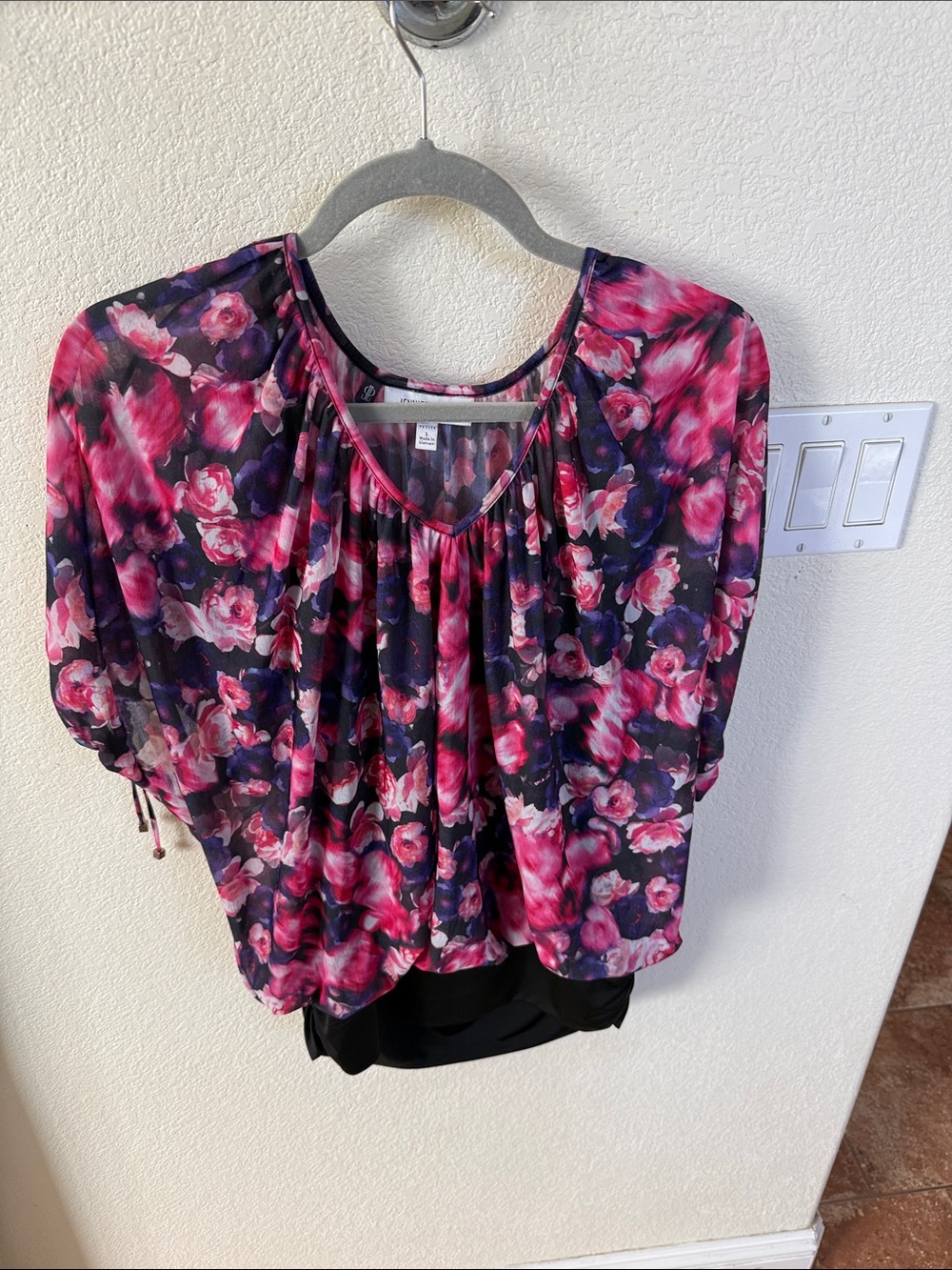 Jennifer Lopez Fuchsia and Navy Floral Peasant Blouse